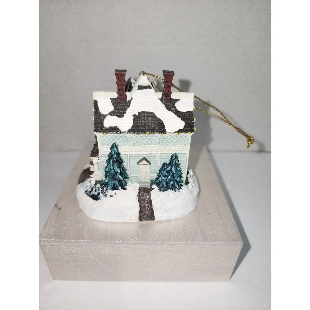 Thomas Kinkade‎ house Christmas Tree Ornament Victorian light green illuminated